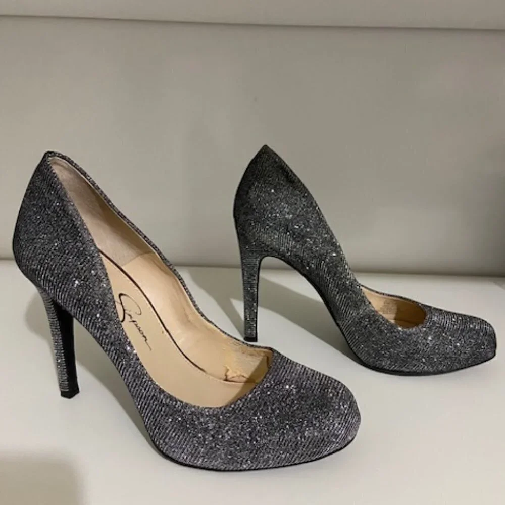 Jessica Simpson Silver Gray Shimmer Pumps size 6 Round Toe